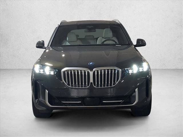 Used 2026 BMW X5 xDrive50e w/ Premium Package AWD/4WD image 5