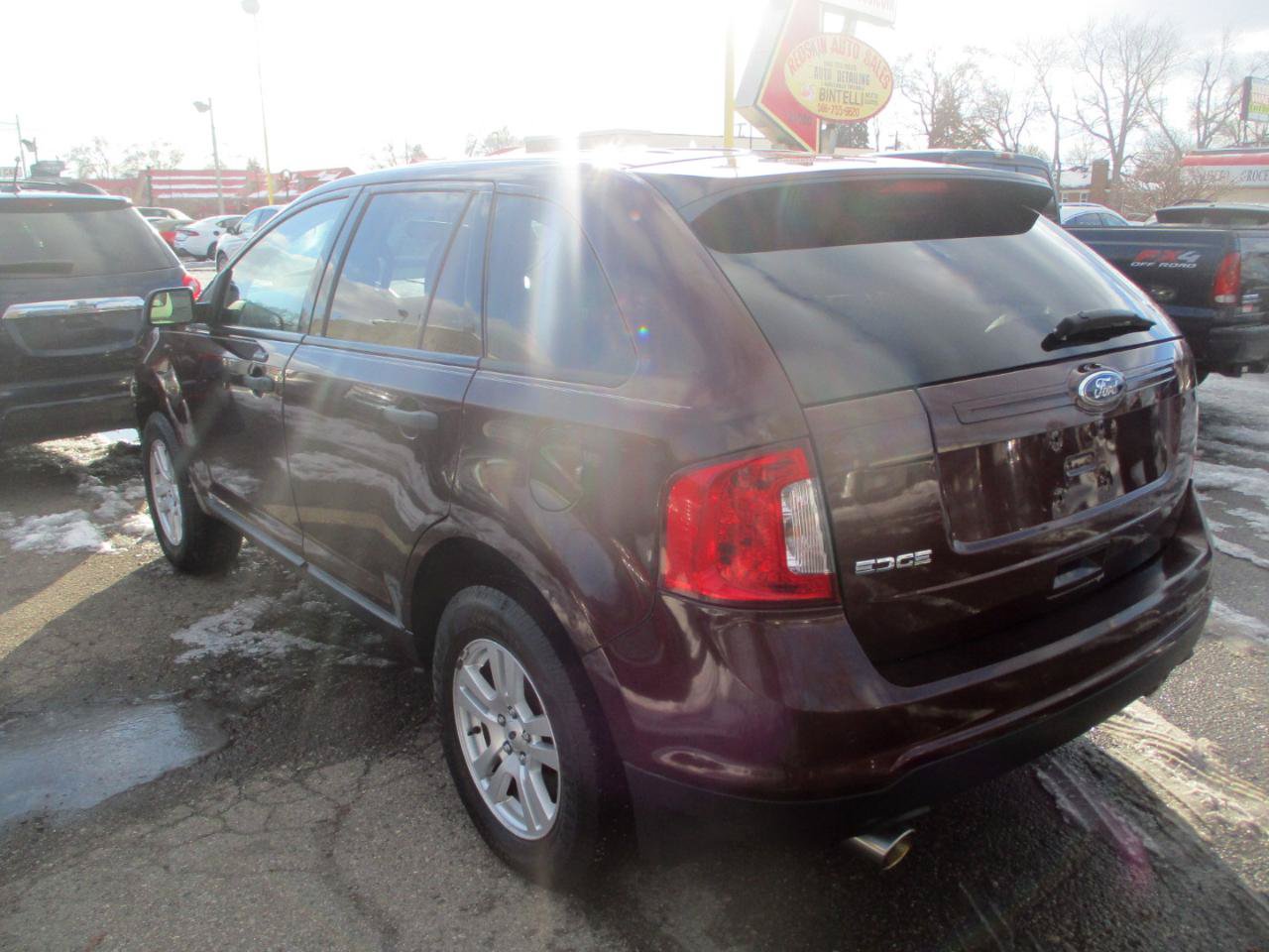 Used 2012 Ford Edge SE FWD image 4