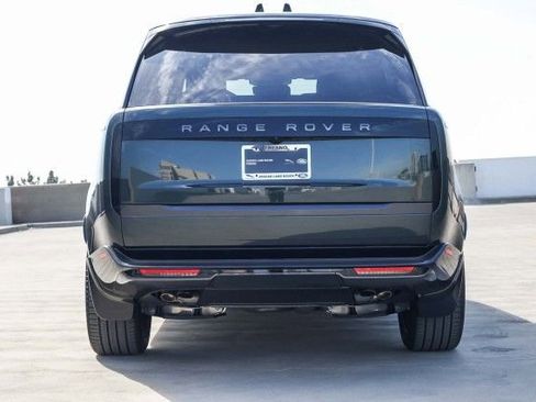 New 2025 Land Rover Range Rover Long Wheelbase SE image 5