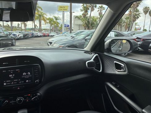 Used 2025 Kia Soul LX w/ LX Technology Package image 33