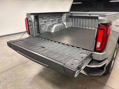 Used 2024 GMC Sierra 1500 SLT w/ SLT Convenience Package image 21