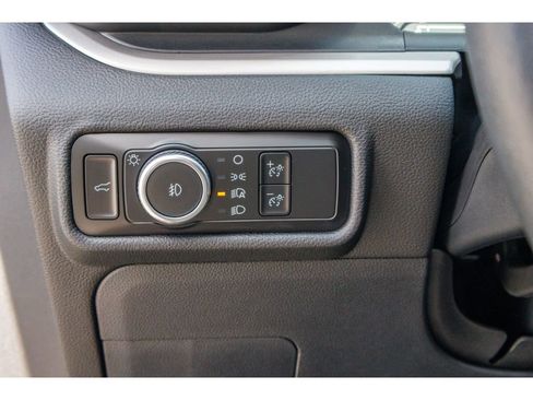 Used 2024 Ford Explorer XLT w/ Equipment Group 202A AWD/4WD image 21