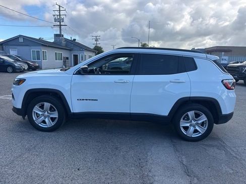 Used 2022 Jeep Compass Latitude FWD image 8
