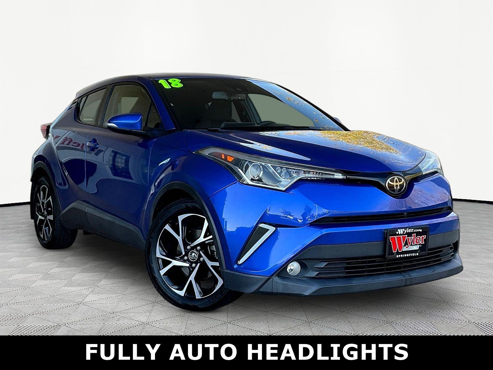 Used 2018 Toyota C-HR XLE FWD image 3