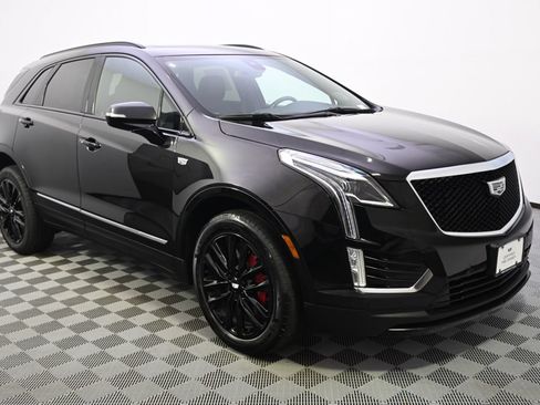 Certified 2024 Cadillac XT5 Sportv w/ LPO, Floor Liner Package AWD/4WD image 5