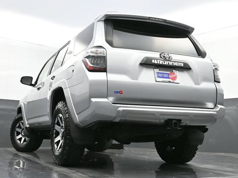 Used 2022 Toyota 4Runner TRD Off-Road Premium AWD/4WD image 27