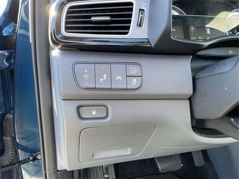 Used 2019 Kia Niro EX image 20