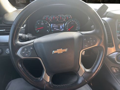 Used 2018 Chevrolet Suburban LT image 20