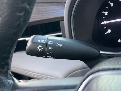 Used 2022 Toyota Avalon XLE image 13