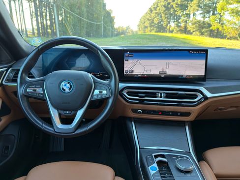 Used 2023 BMW i4 eDrive35 w/ Premium Package image 3