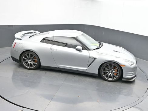 Used 2012 Nissan GT-R Premium AWD/4WD image 37