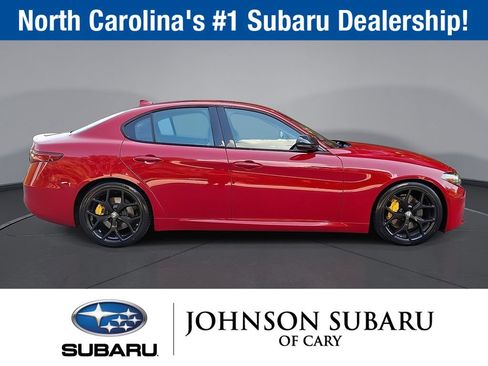 Used 2020 Alfa Romeo Giulia w/ Nero Edizione RWD image 27