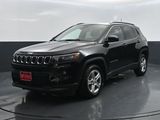 Used 2024 Jeep Compass Latitude image 3