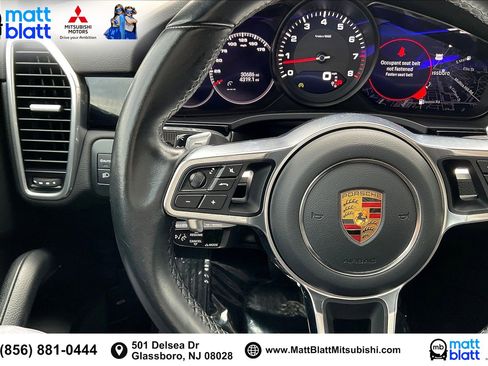 Used 2022 Porsche Cayenne Platinum Edition image 20