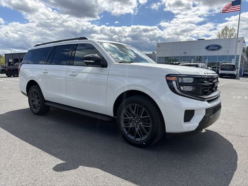 New 2026 Ford Expedition Max Platinum AWD/4WD image 1
