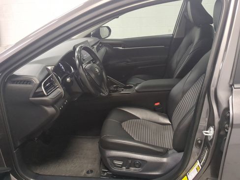 Used 2022 Toyota Camry SE image 17