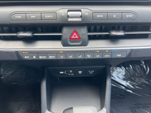 Used 2025 Kia K4 LXS image 43