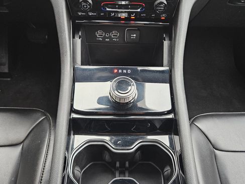 Used 2023 Jeep Grand Cherokee Limited image 13