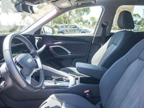 Certified 2025 Audi Q5 Premium w/ Convenience Package AWD/4WD image 16