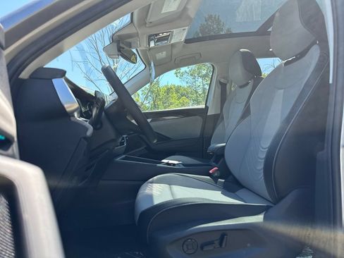 New 2026 Volkswagen Tiguan SE AWD/4WD image 8