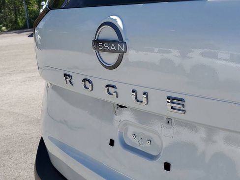 Used 2023 Nissan Rogue SV w/ SV Premium B Package AWD/4WD image 7