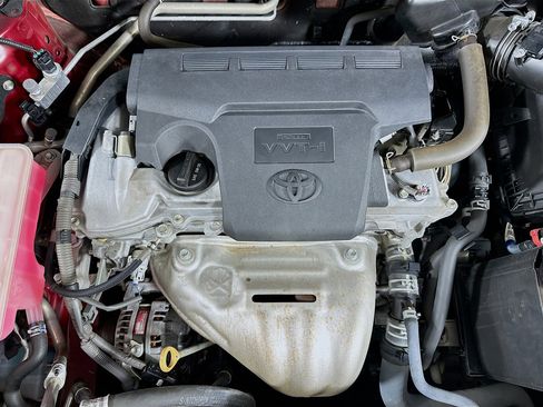 Used 2018 Toyota RAV4 XLE image 33