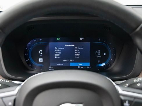 Used 2022 Volvo XC60 B5 Momentum w/ Advanced Package image 20