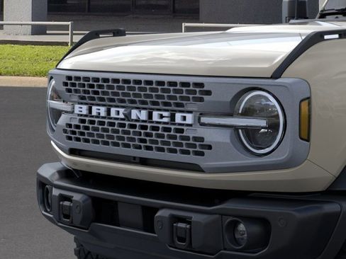 New 2025 Ford Bronco Badlands image 19