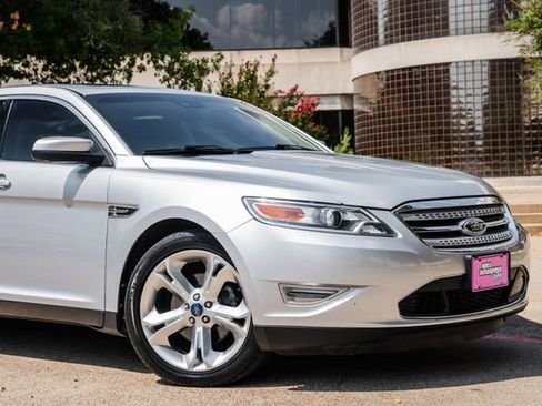 Used 2010 Ford Taurus SHO image 34