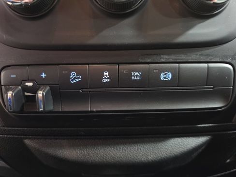 Used 2018 RAM 2500 Tradesman w/ Chrome Appearance Group AWD/4WD image 24