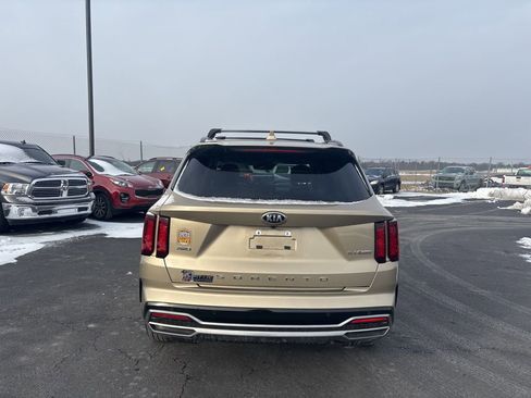 Used 2021 Kia Sorento EX w/ Panoramic Sunroof Package image 4