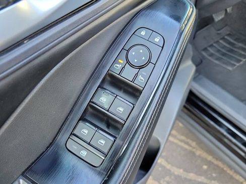 Used 2025 Nissan Rogue SV AWD/4WD image 13