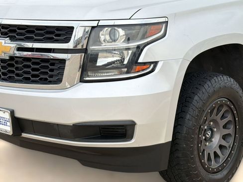 Used 2019 Chevrolet Suburban LT RWD image 11