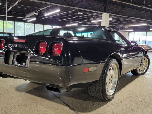 Used 1994 Chevrolet Corvette Coupe RWD image 33
