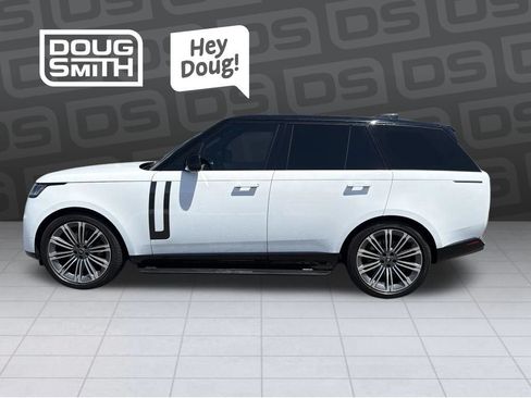 Used 2023 Land Rover Range Rover SE AWD/4WD image 2