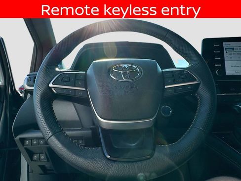 Used 2024 Toyota Sienna XLE Woodland Edition image 11