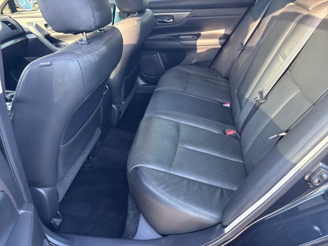 Used 2013 Nissan Altima 3.5 SL FWD image 13