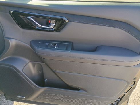 Certified 2025 Subaru Forester Limited image 22