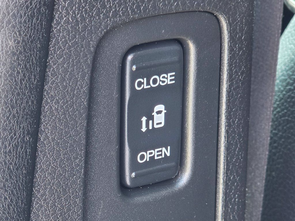 Used 2025 Honda Odyssey EX-L image 15