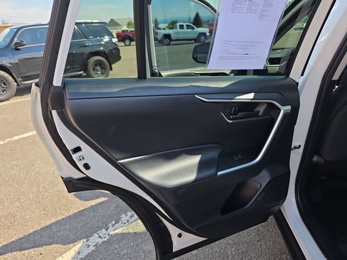 Used 2019 Toyota RAV4 LE w/ All Weather Liner Package AWD/4WD image 28