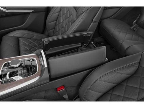 Used 2025 BMW X7 M60i w/ Executive Package AWD/4WD image 16