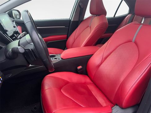 Used 2022 Toyota Camry XSE image 12