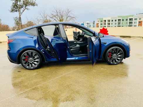 Used 2023 Tesla Model Y Performance image 24