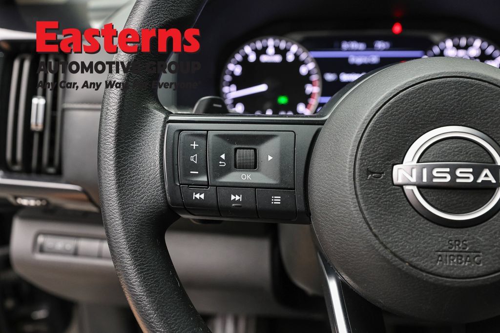 Used 2024 Nissan Pathfinder S AWD/4WD image 15