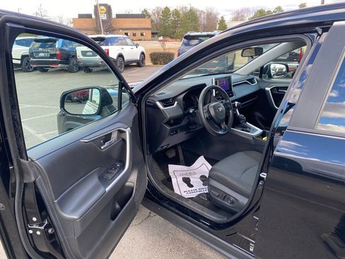 Used 2023 Toyota RAV4 XLE image 10