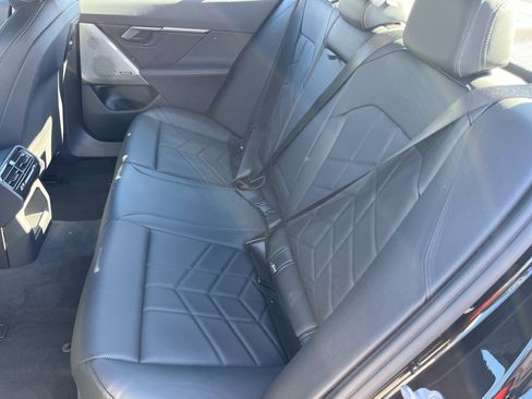 Used 2025 BMW i5 eDrive40i image 19