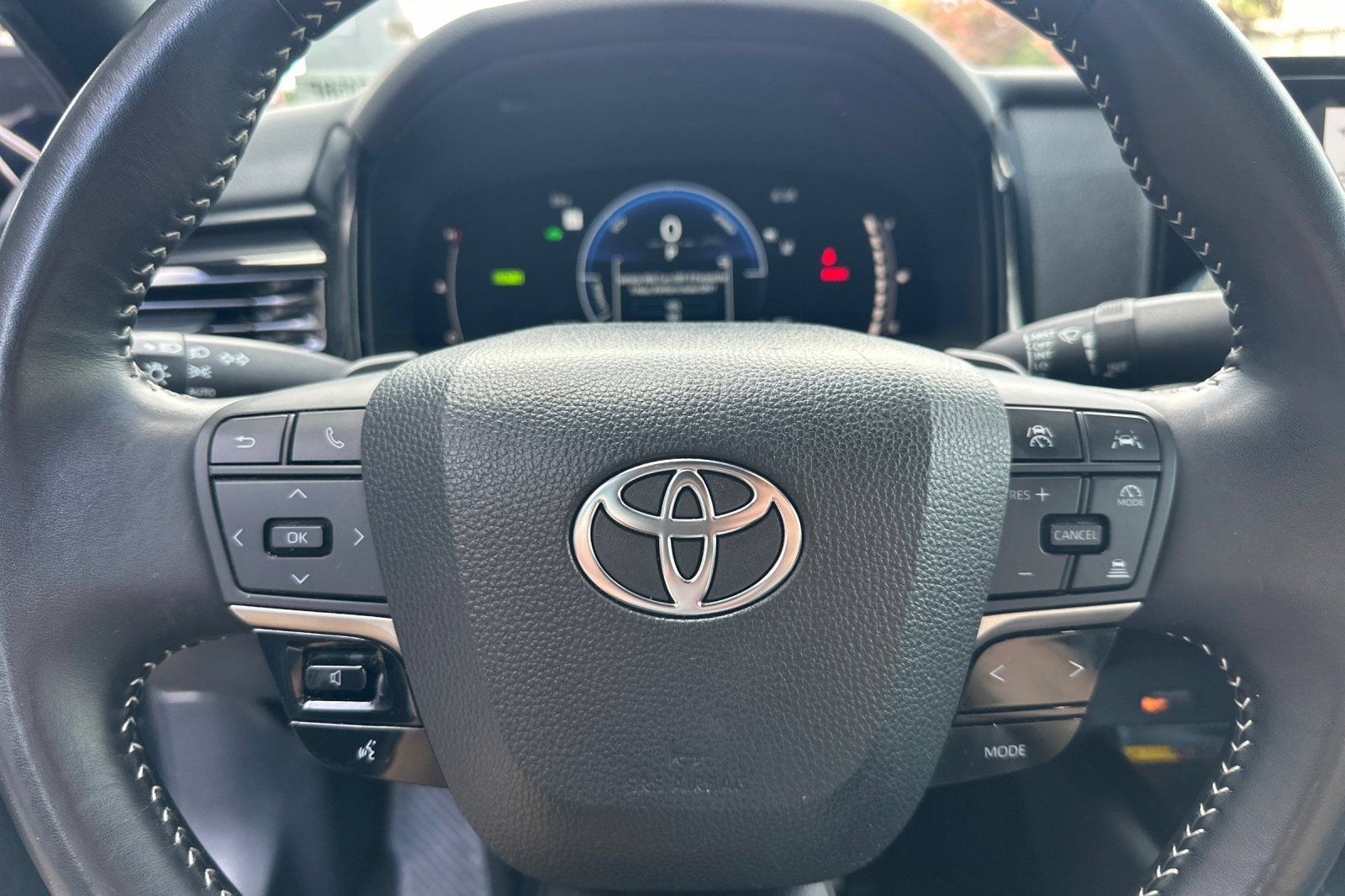 Used 2025 Toyota Camry SE FWD image 34