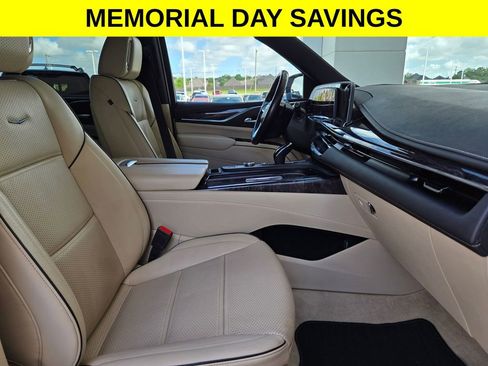 Used 2023 Cadillac Escalade Premium Luxury w/ Performance Package AWD/4WD image 28