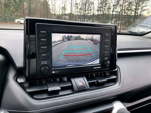 Used 2022 Toyota RAV4 XLE image 17