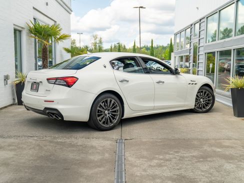 Used 2022 Maserati Ghibli Modena image 8